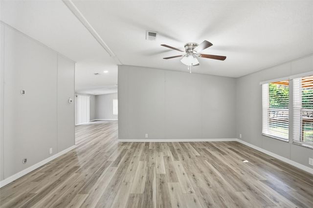 27047 HIAWATHA BOULEVARD, Brooksville, FL 34601