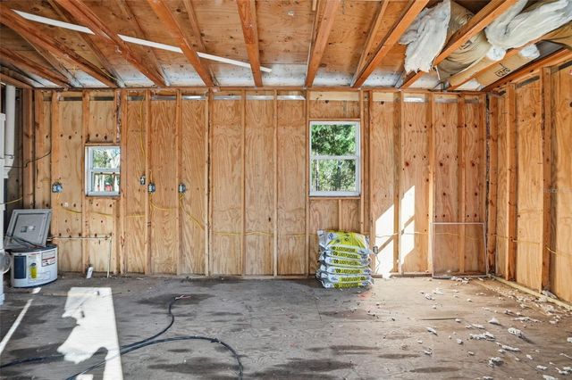 27047 HIAWATHA BOULEVARD, Brooksville, FL 34601