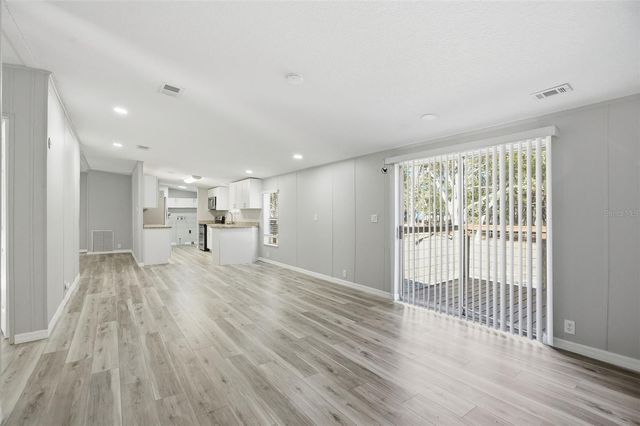 27047 HIAWATHA BOULEVARD, Brooksville, FL 34601