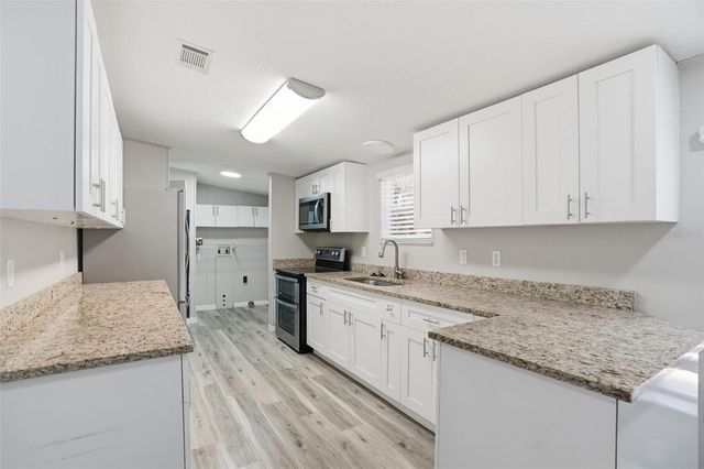 27047 HIAWATHA BOULEVARD, Brooksville, FL 34601