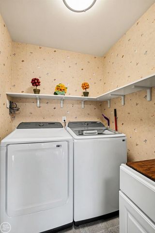 52164 Naugatuck Drive, Macomb, MI 48042