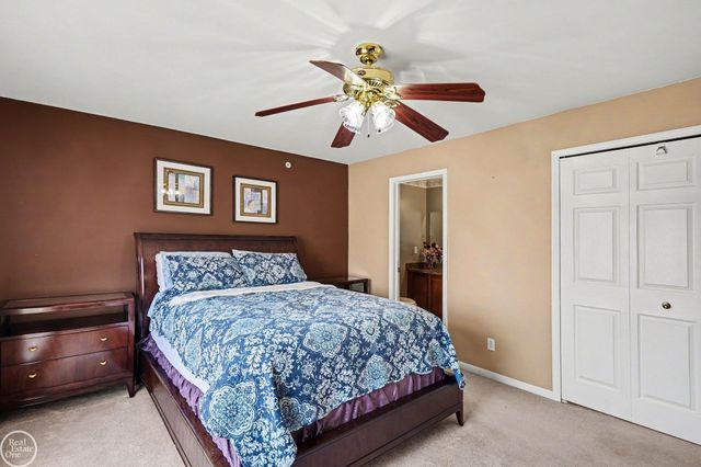 52164 Naugatuck Drive, Macomb, MI 48042