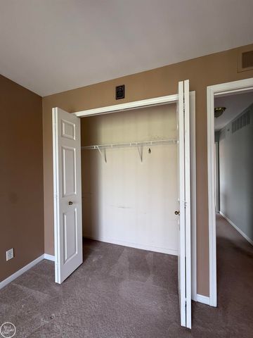 52164 Naugatuck Drive, Macomb, MI 48042