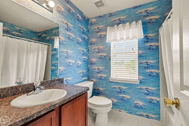 52164 Naugatuck Drive, Macomb, MI 48042