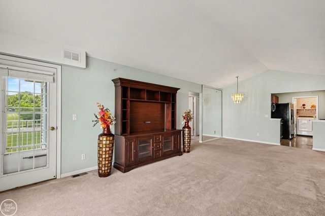 52164 Naugatuck Drive, Macomb, MI 48042