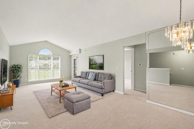52164 Naugatuck Drive, Macomb, MI 48042