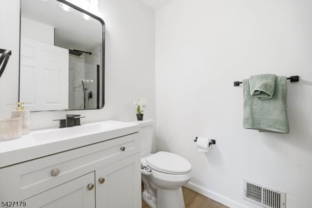 214 Swathmore Dr, Nutley Twp., NJ 07110