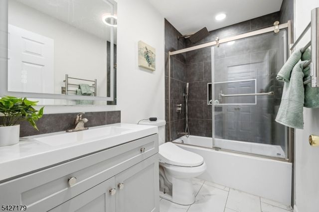 214 Swathmore Dr, Nutley Twp., NJ 07110