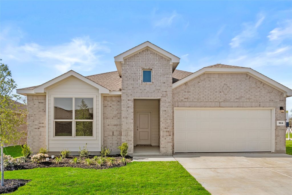 904 Traction Trail, Cleburne, TX 76031