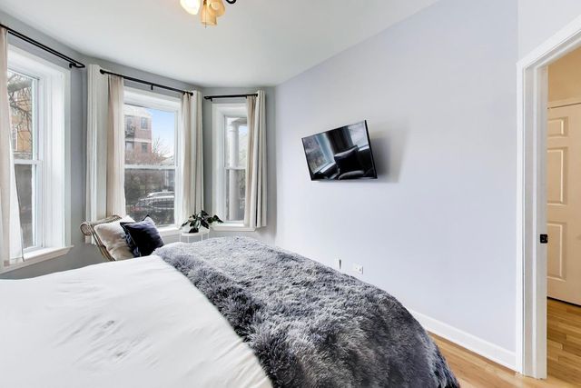 3009 W Belden Avenue, Chicago, IL 60647