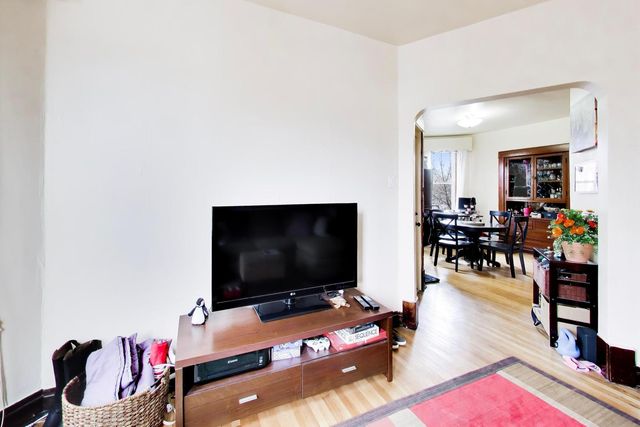 3009 W Belden Avenue, Chicago, IL 60647