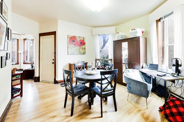 3009 W Belden Avenue, Chicago, IL 60647