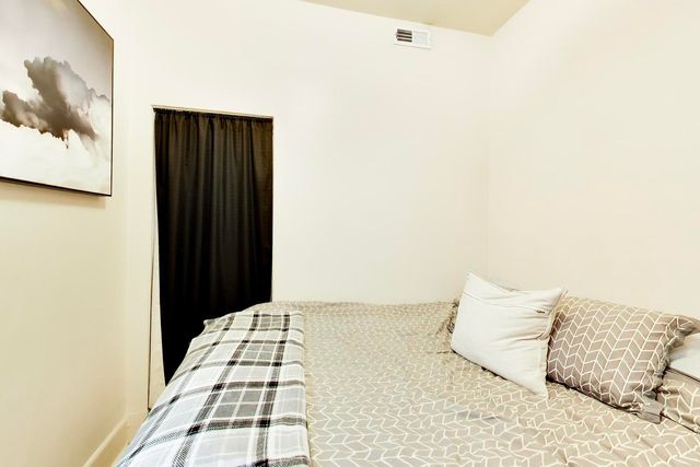 3009 W Belden Avenue, Chicago, IL 60647