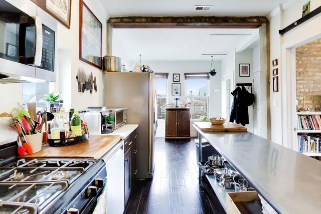 3009 W Belden Avenue, Chicago, IL 60647