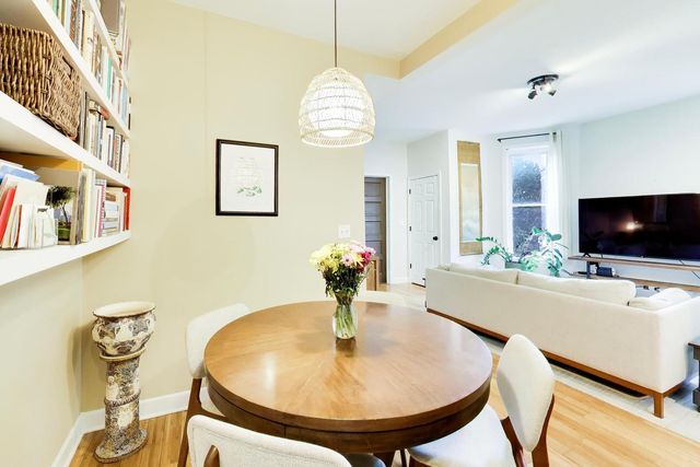 3009 W Belden Avenue, Chicago, IL 60647