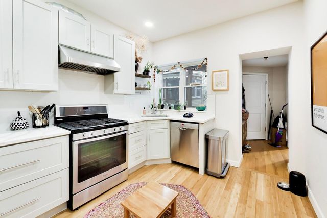 3009 W Belden Avenue, Chicago, IL 60647