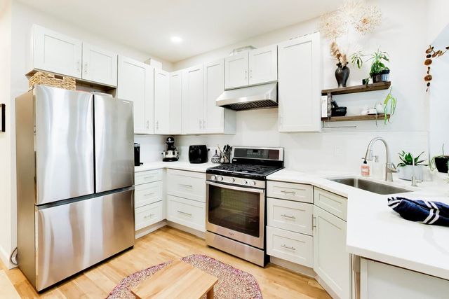 3009 W Belden Avenue, Chicago, IL 60647