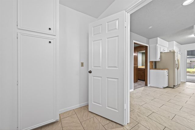 14934 Camino Rancho Drive, Houston, TX 77083
