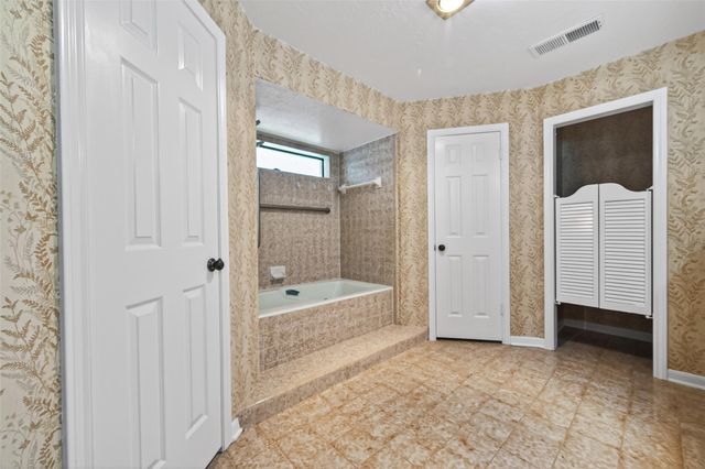 14934 Camino Rancho Drive, Houston, TX 77083