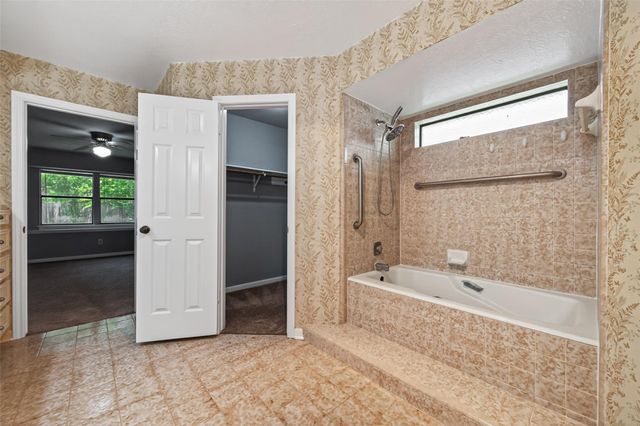14934 Camino Rancho Drive, Houston, TX 77083