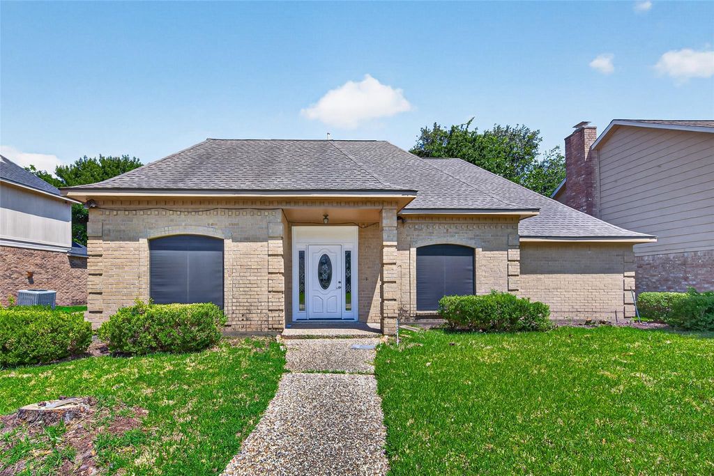 14934 Camino Rancho Drive, Houston, TX 77083