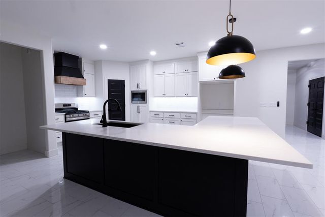 4348 Raymond Lane, Guthrie, OK 73044