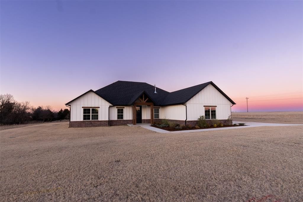 4348 Raymond Lane, Guthrie, OK 73044