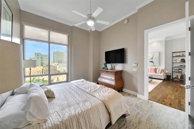 2211 Briarglen Drive 708, Houston, TX 77027