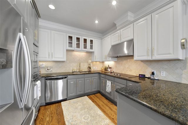 2211 Briarglen Drive 708, Houston, TX 77027
