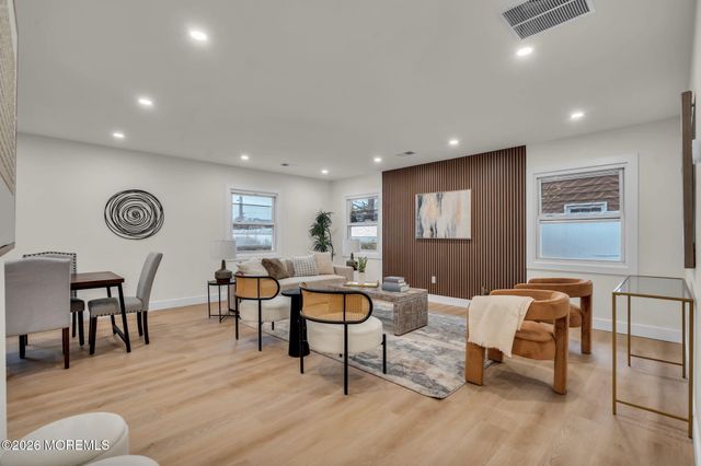 67 Garland Lane, Willingboro, NJ 08046