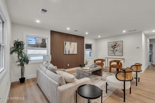 67 Garland Lane, Willingboro, NJ 08046