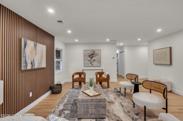 67 Garland Lane, Willingboro, NJ 08046