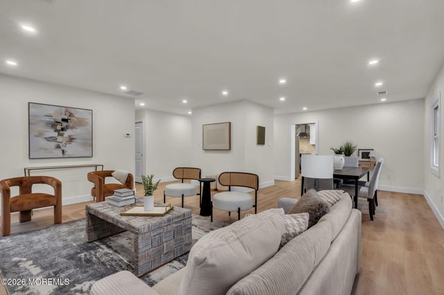 67 Garland Lane, Willingboro, NJ 08046