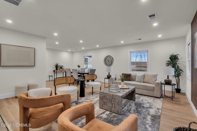 67 Garland Lane, Willingboro, NJ 08046