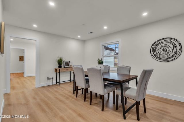 67 Garland Lane, Willingboro, NJ 08046