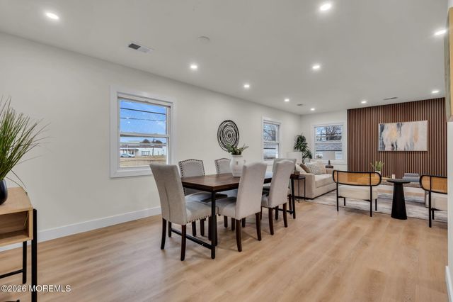 67 Garland Lane, Willingboro, NJ 08046