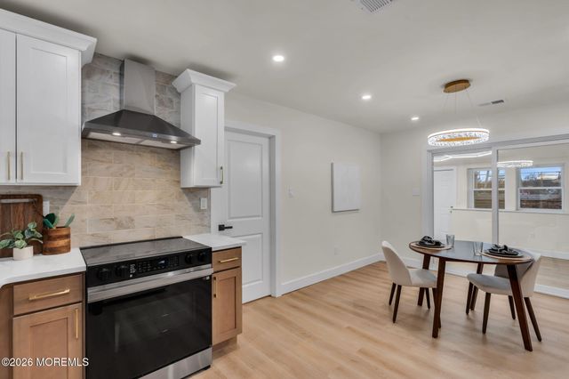 67 Garland Lane, Willingboro, NJ 08046