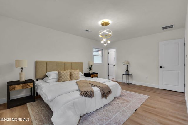 67 Garland Lane, Willingboro, NJ 08046