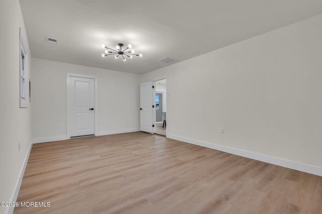 67 Garland Lane, Willingboro, NJ 08046