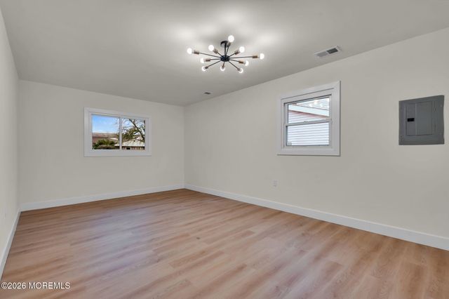 67 Garland Lane, Willingboro, NJ 08046