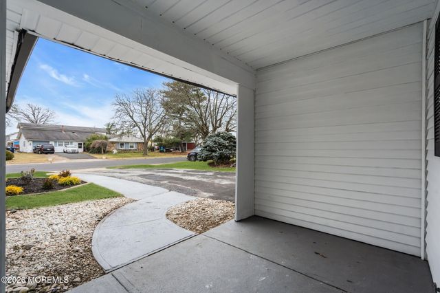 67 Garland Lane, Willingboro, NJ 08046