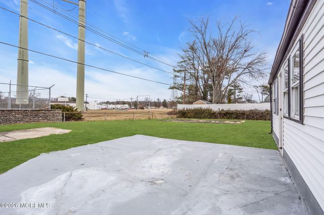 67 Garland Lane, Willingboro, NJ 08046