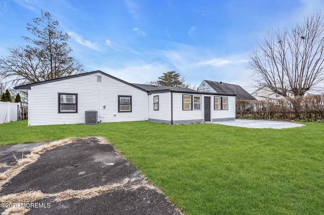 67 Garland Lane, Willingboro, NJ 08046