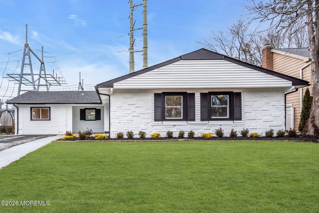 67 Garland Lane, Willingboro, NJ 08046