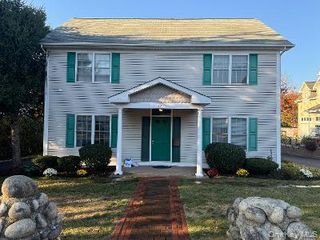 17 Fairview Street, Huntington, NY 11743