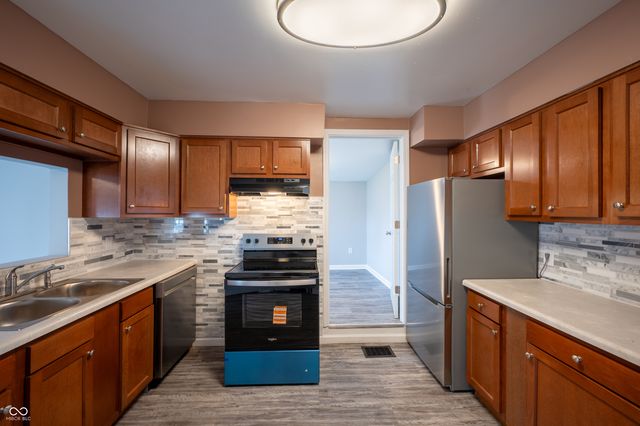 1021 S Worth Avenue, Indianapolis, IN 46241