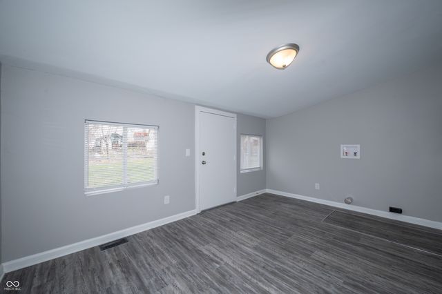 1021 S Worth Avenue, Indianapolis, IN 46241