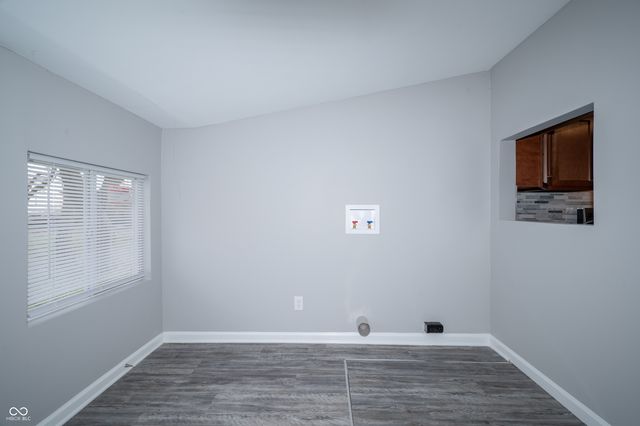 1021 S Worth Avenue, Indianapolis, IN 46241