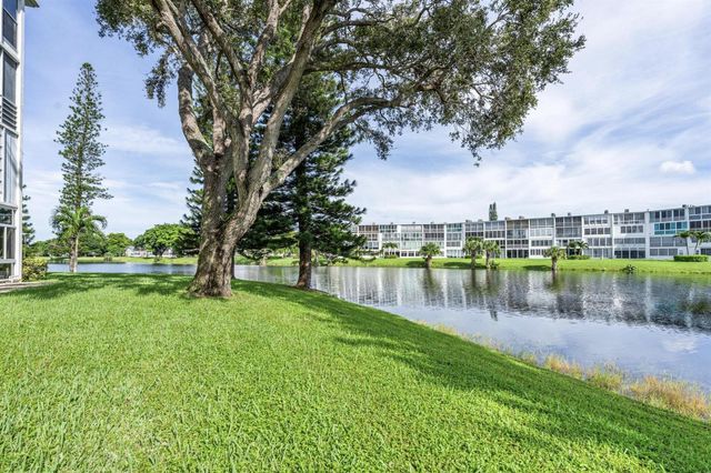 1038 Cambridge, Deerfield Beach, FL 33442