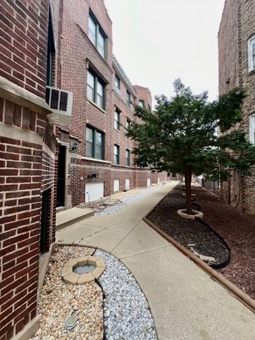 3839 N Greenview Avenue 3W, Chicago, IL 60613